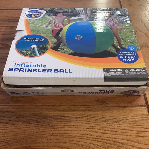 Discovery Kids Inflatable Sprinkler Ball 36” - Picture 6 of 6
